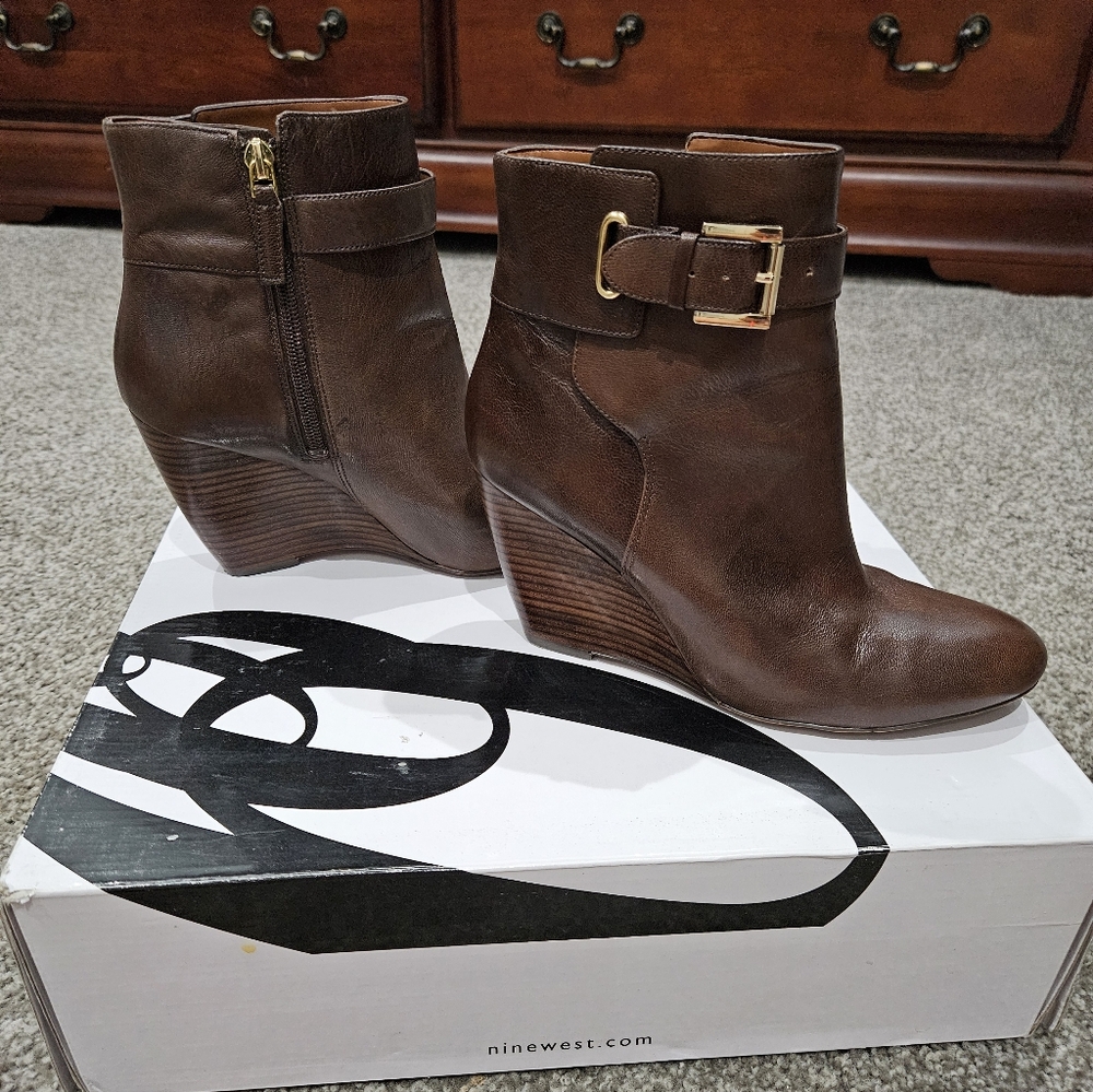 Nine West Zapper Bootie, Brown 7.5